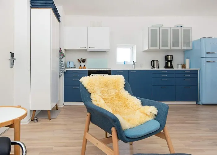 4 Person In Hejls-by Traum *